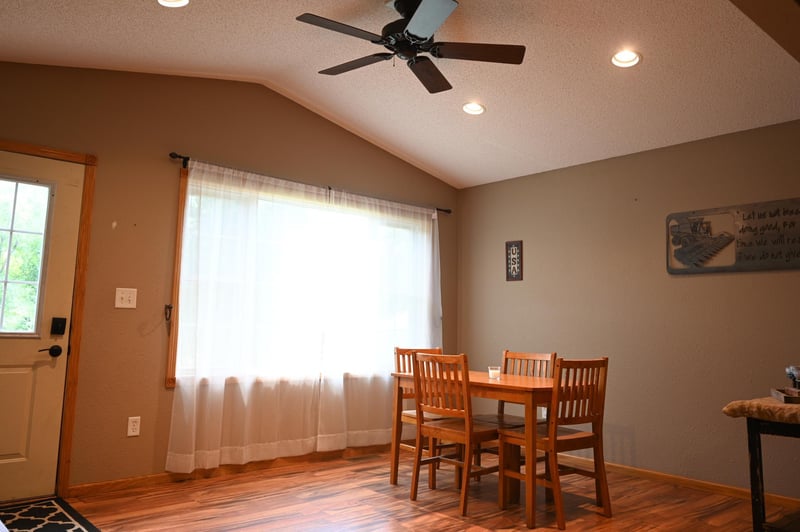 305 S Main St, Upsala, MN 56384