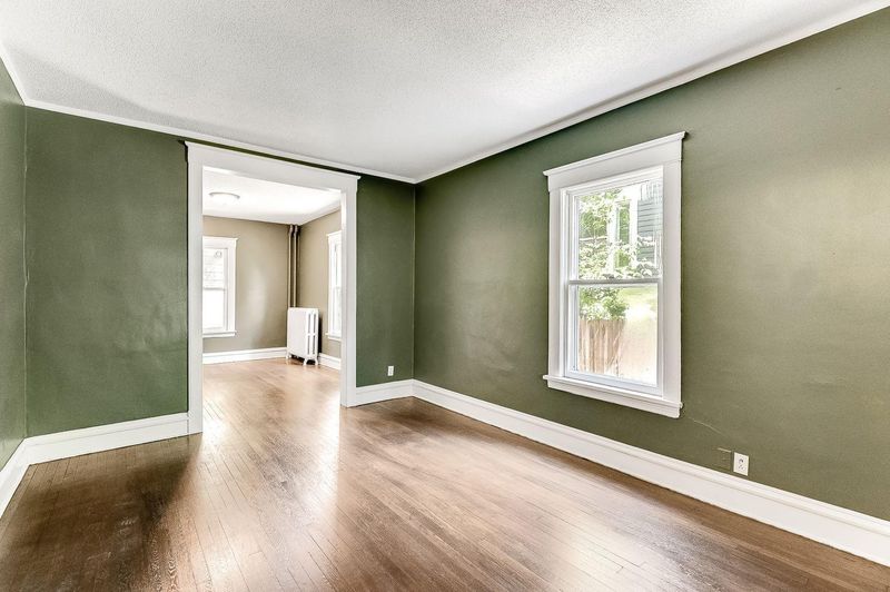 949 Hague Ave, Saint Paul, MN 55104