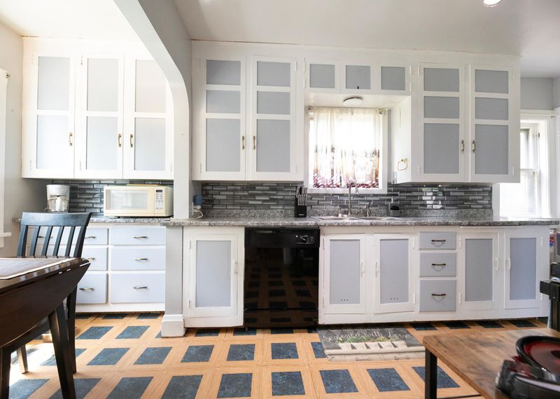 8 2nd St, Proctor, MN 55810