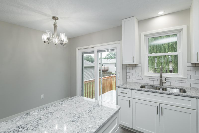 2430 Parkview Ln SE, Rochester, MN 55904