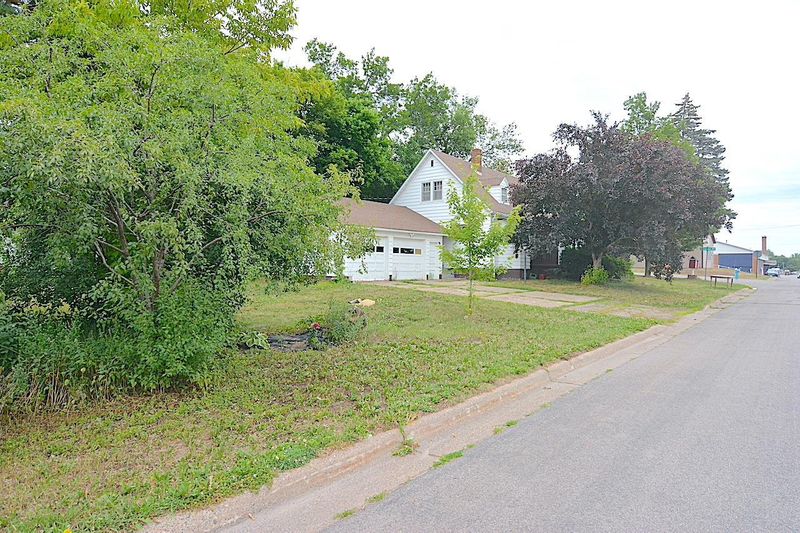 210 2nd St NW, Milaca, MN 56353