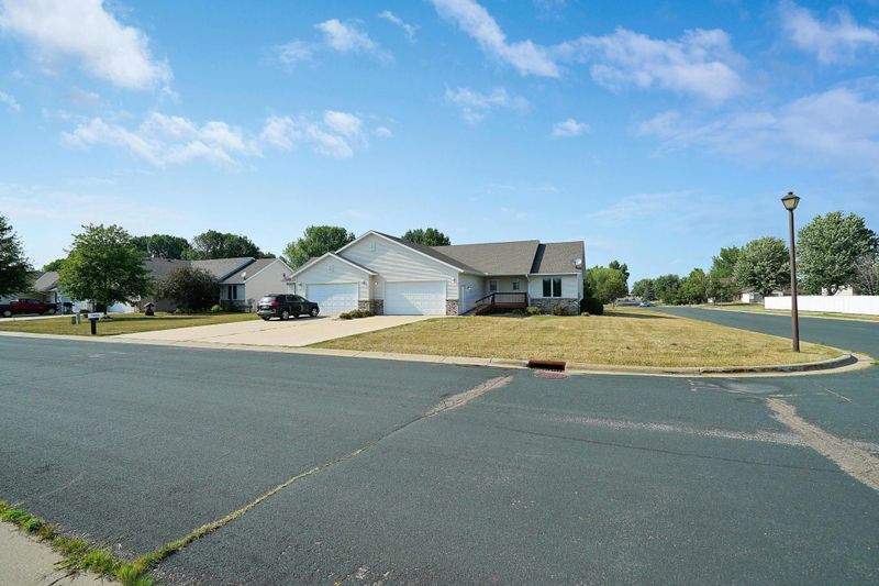660 Obrien Pw, Belle Plaine, MN 56011