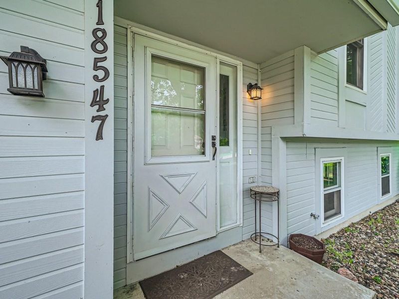 18547 Avon Ct, Eden Prairie, MN 55346