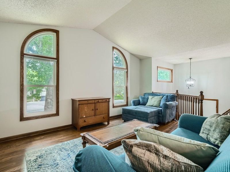 18547 Avon Ct, Eden Prairie, MN 55346