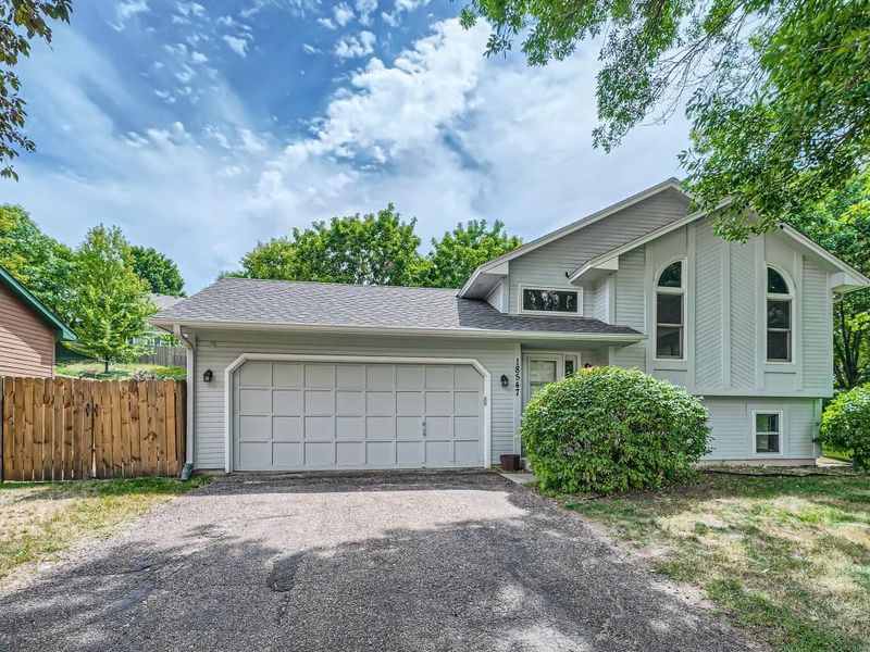 18547 Avon Ct, Eden Prairie, MN 55346
