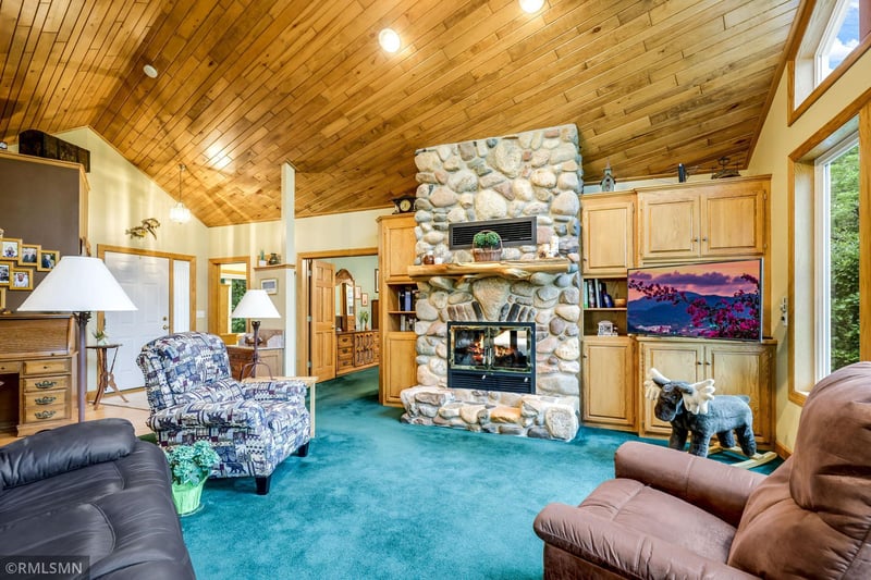 19900 Rhoda Ave, Welch, MN 55089