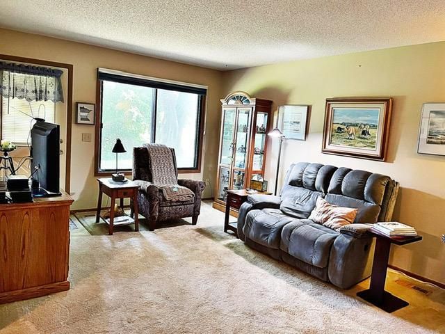 5959 Dellwood Ave, Shoreview, MN 55126