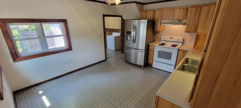 201 Lorrain St, Milroy, MN 56263