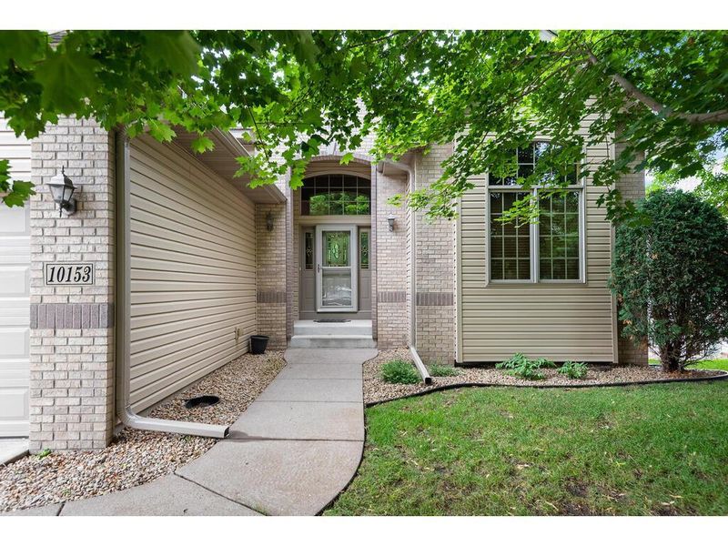 10153 Chestnut Cir N, Brooklyn Park, MN 55443