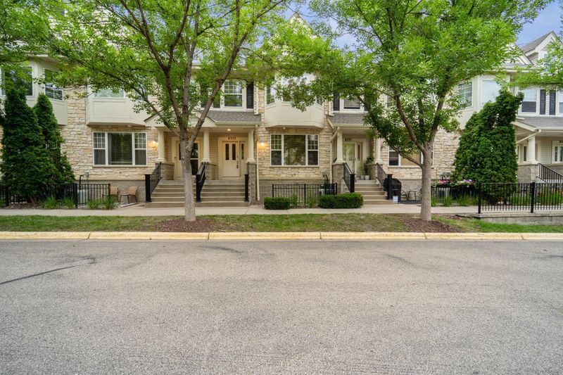 8333 Labont Way, Eden Prairie, MN 55344