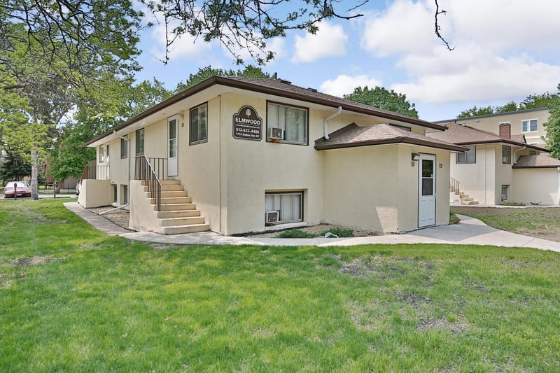 1724 Rollins Ave SE, Minneapolis, MN 55414