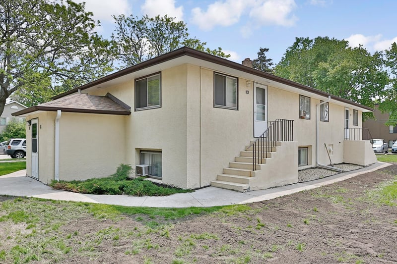 1724 Rollins Ave SE, Minneapolis, MN 55414