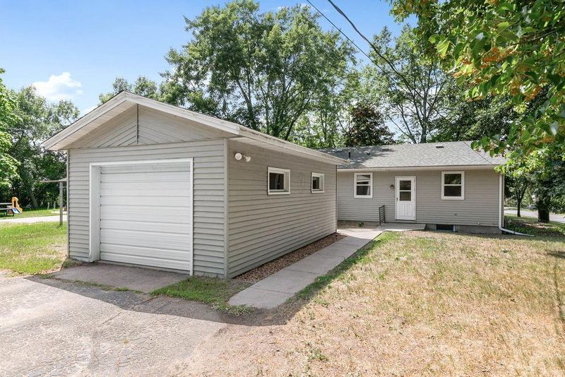 214 8th St NE, Little Falls, MN 56345