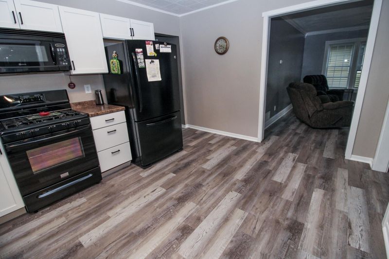 334 Koronis Ave, Paynesville, MN 56362