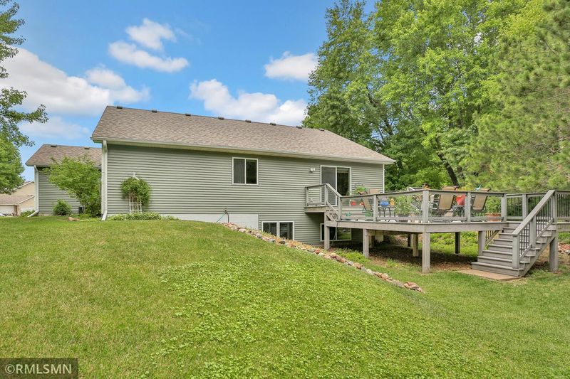 4603 Hillvale Way N, Oakdale, MN 55128