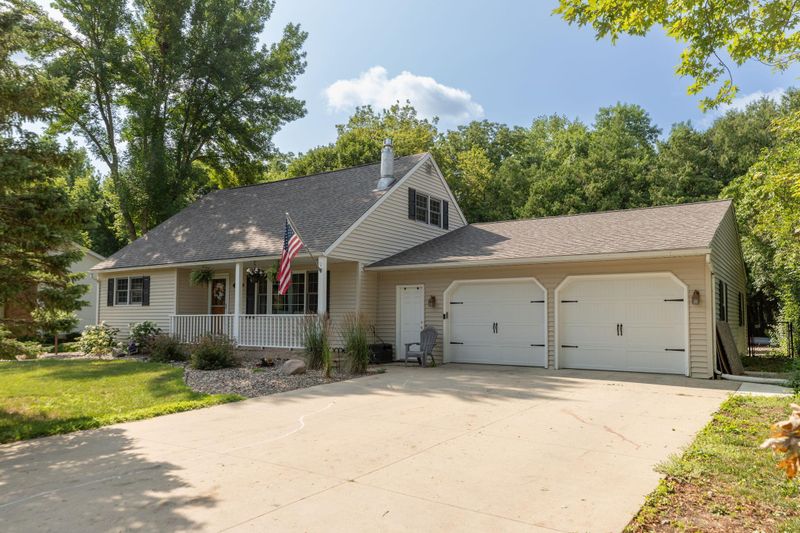 2207 10th Ave SW, Austin, MN 55912