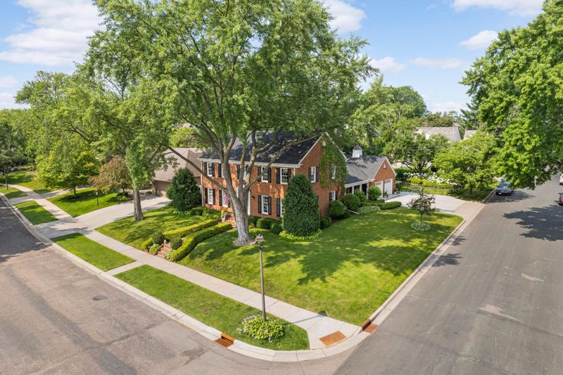 5600 Park Pl, Edina, MN 55424