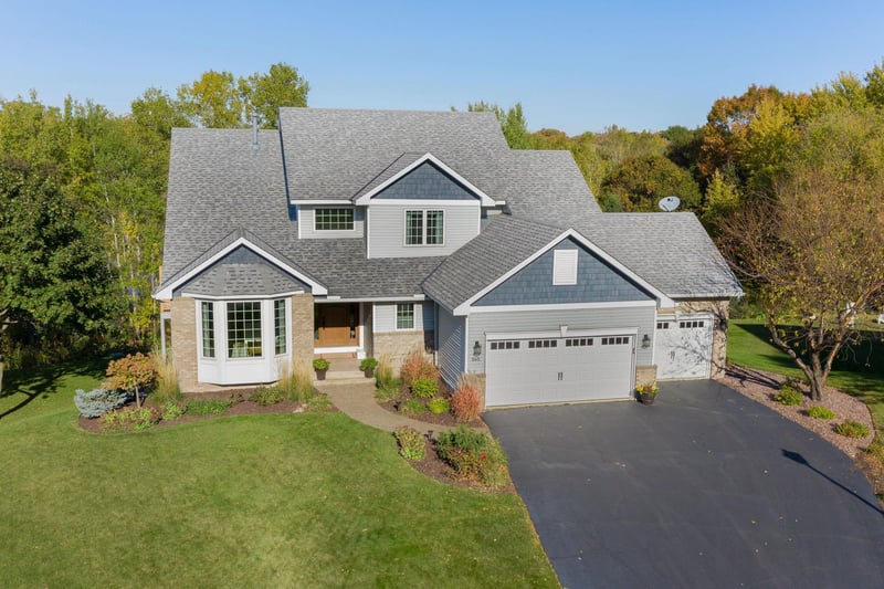 565 77th St W, Eagan, MN 55121
