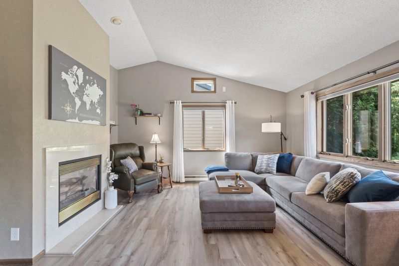 1027 Amble Rd, Shoreview, MN 55126