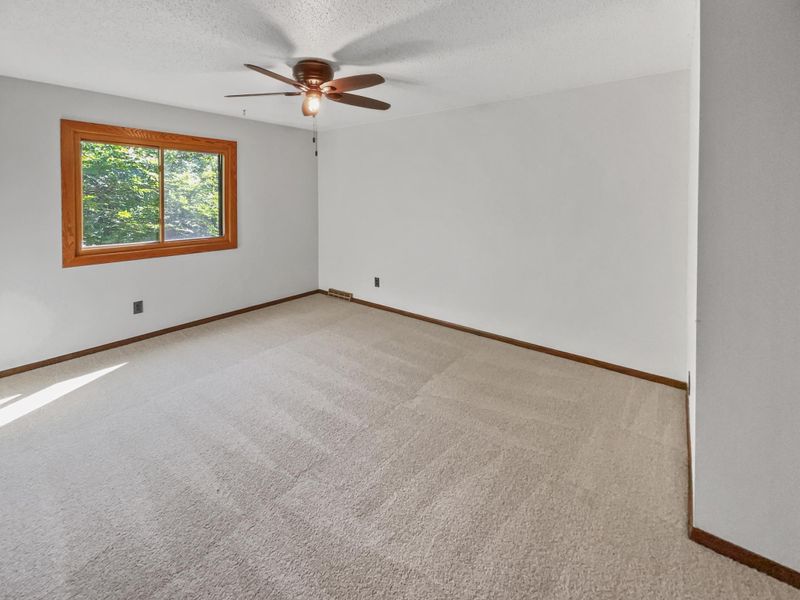 6916 Unity Ave N, Brooklyn Center, MN 55429