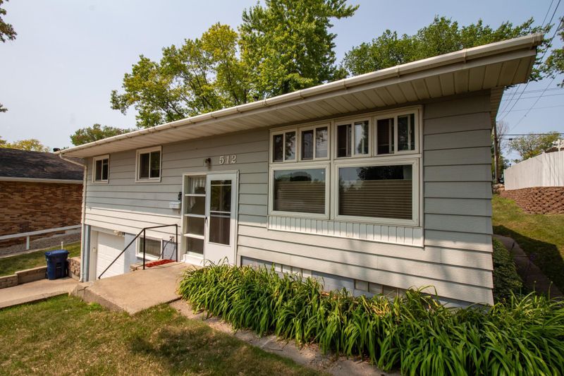 512 W Cedar Ave, Fergus Falls, MN 56537