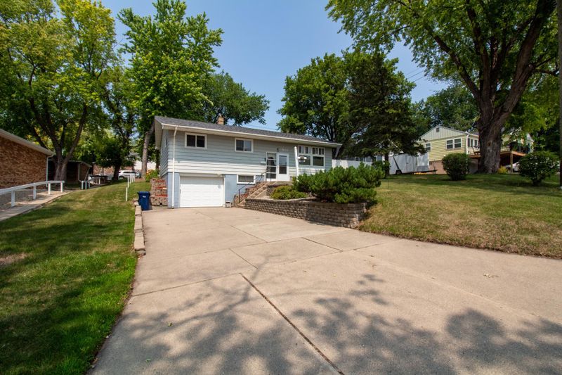512 W Cedar Ave, Fergus Falls, MN 56537