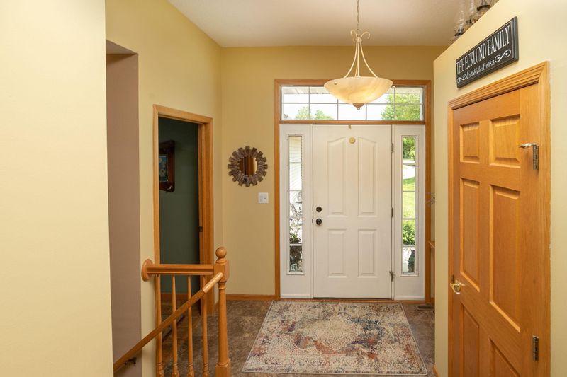 466 45th Manor Ln NW, Rochester, MN 55901