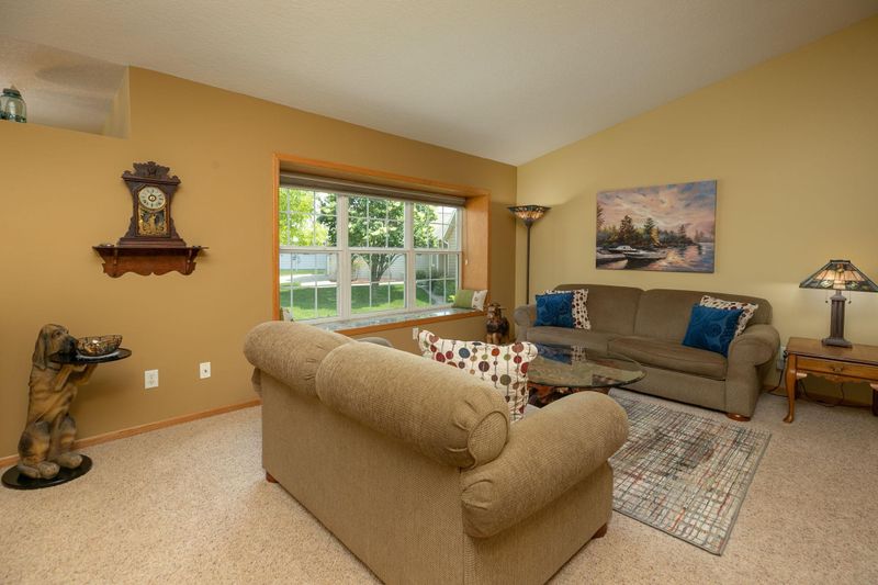 466 45th Manor Ln NW, Rochester, MN 55901