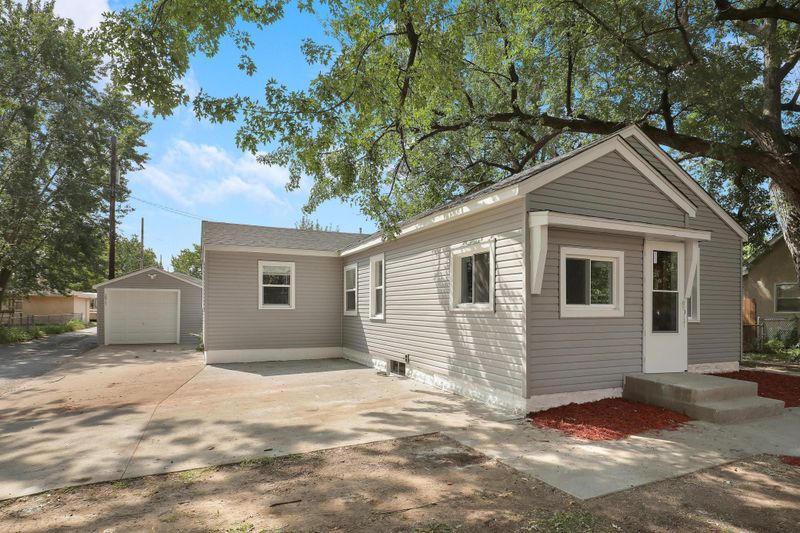 2017 43rd Ave N, Minneapolis, MN 55412