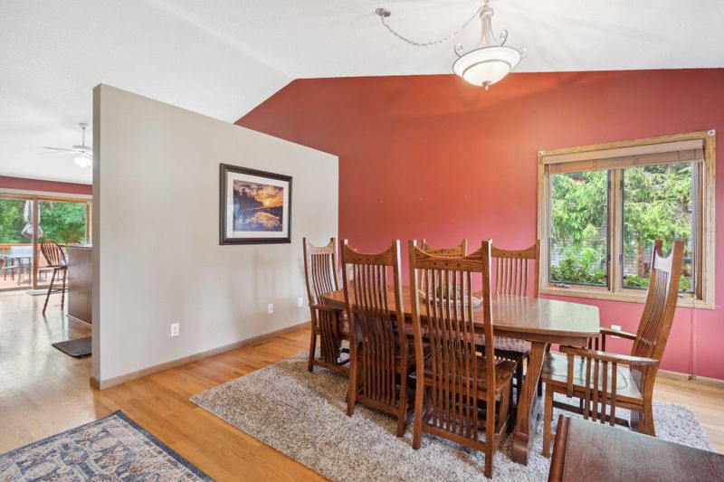 7783 Upper 26th St N, Oakdale, MN 55128