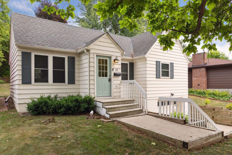 321 19th Ave N, Hopkins, MN 55343
