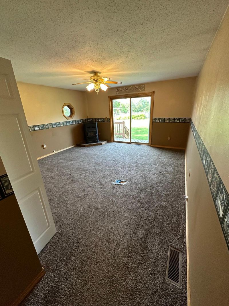 1001 Oak St, Karlstad, MN 56732