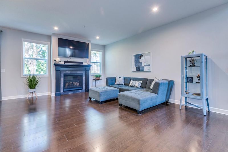 4264 Corn Silk Ln, Woodbury, MN 55129