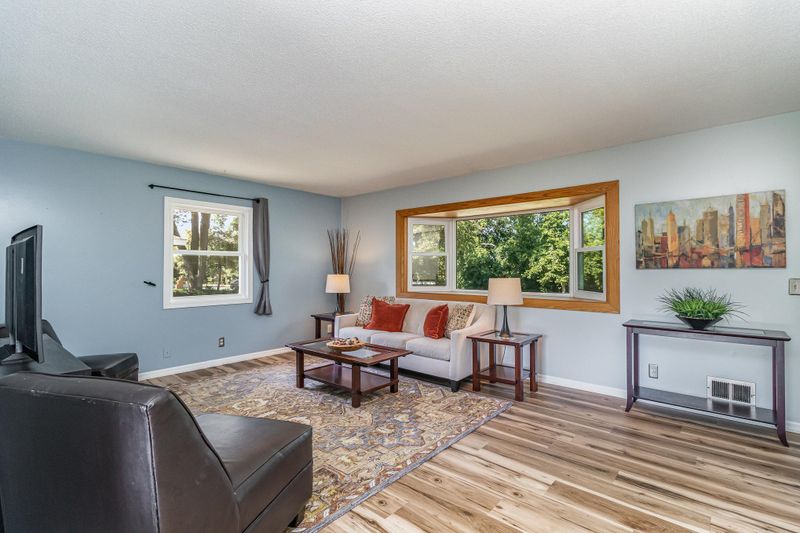 7236 Penn Ave N, Brooklyn Center, MN 55430