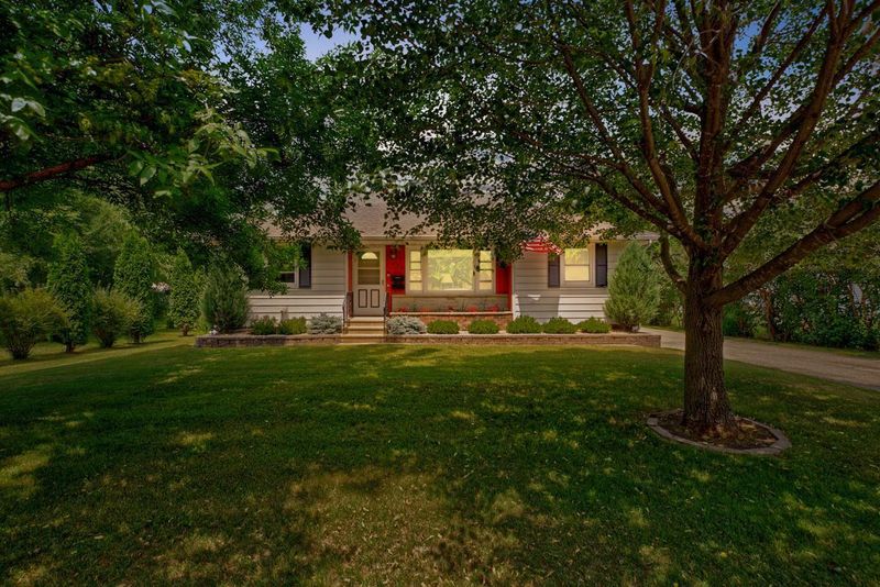 720 8th St NW, Faribault, MN 55021