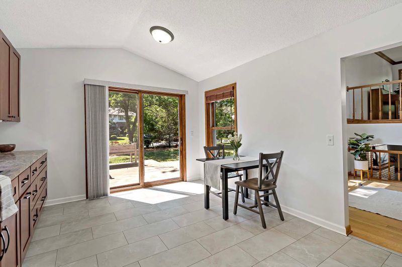 7007 Sandy Hook Cir, Chanhassen, MN 55317