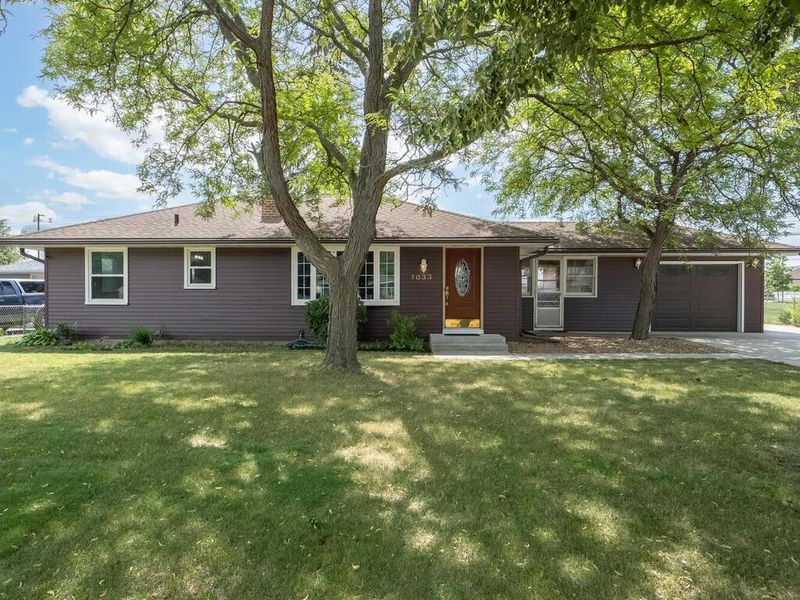 7033 90th St S, Cottage Grove, MN 55016