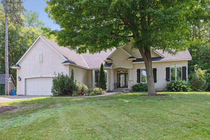 6230 Arbor Ln, Excelsior, MN 55331
