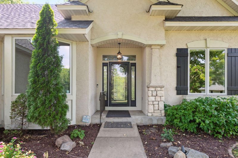 6230 Arbor Ln, Excelsior, MN 55331