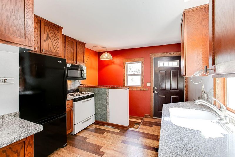 884 Clayland St, Saint Paul, MN 55104