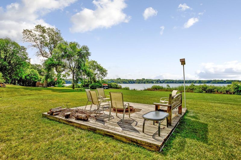 9332 Dodd Rd, Faribault, MN 55021