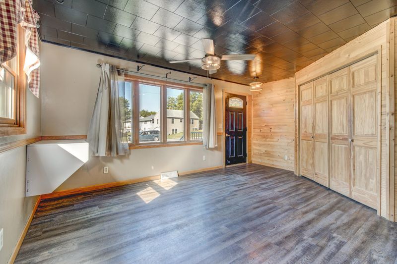 107 6th St W, Canby, MN 56220