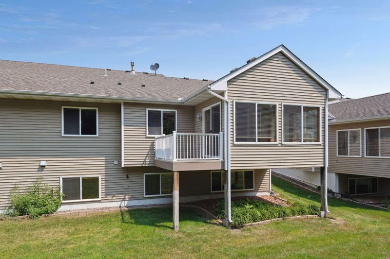 1455 Oriole Dr, Waconia, MN 55387