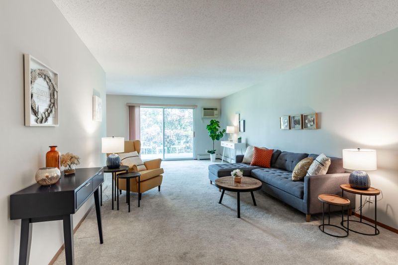 2710 Dale St N #B309, Roseville, MN 55113