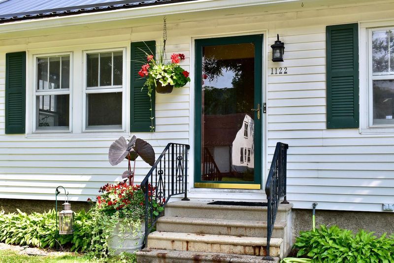 1122 W Mark St, Winona, MN 55987