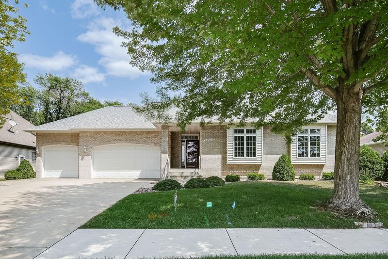 1437 18th Ave NW, Faribault, MN 55021