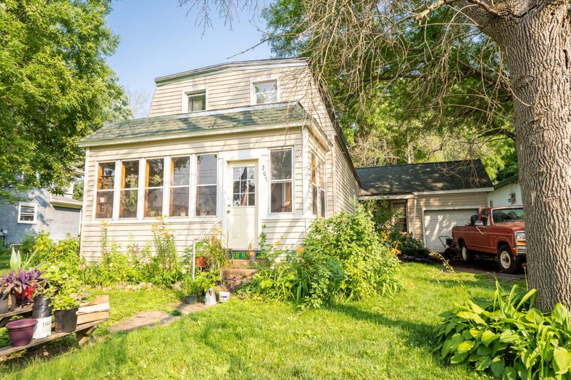 207 W Montgomery St, Durand, WI 54736