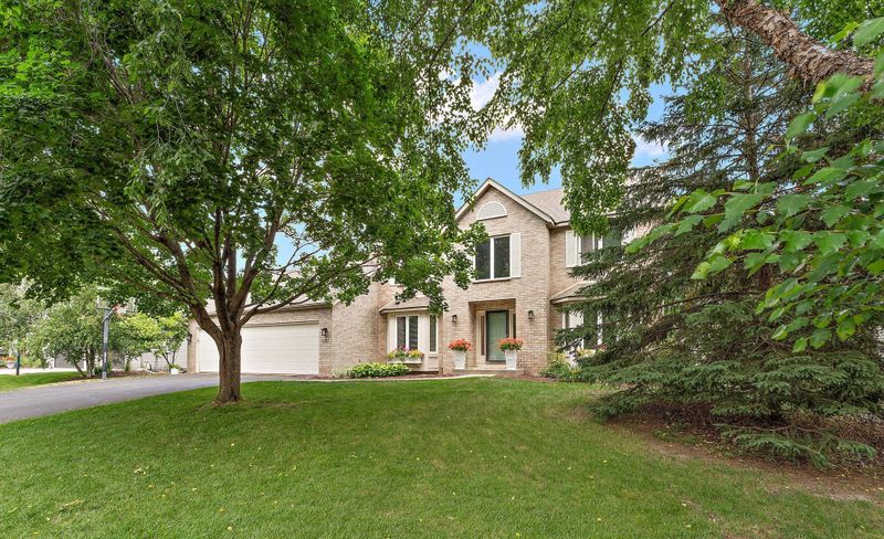 8202 Enclave Rd, Woodbury, MN 55125