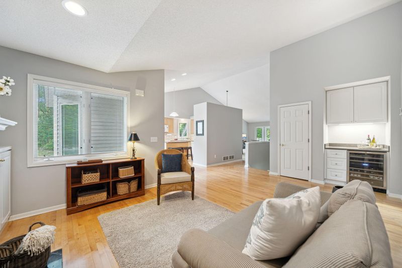 11252 Wyoming Rd S, Bloomington, MN 55438