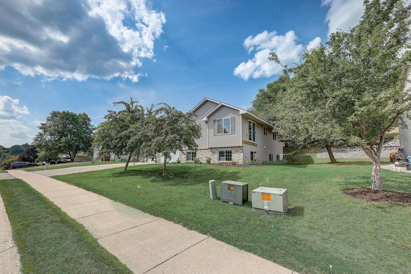 803 Natalie Dr, Buffalo, MN 55313